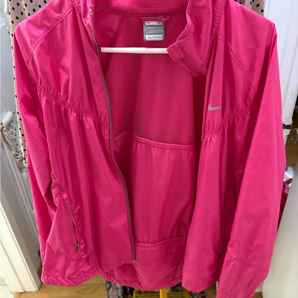 Athletic apparel - Picture 5 of 6